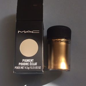 MAC Cosmetics Pigment in Gold